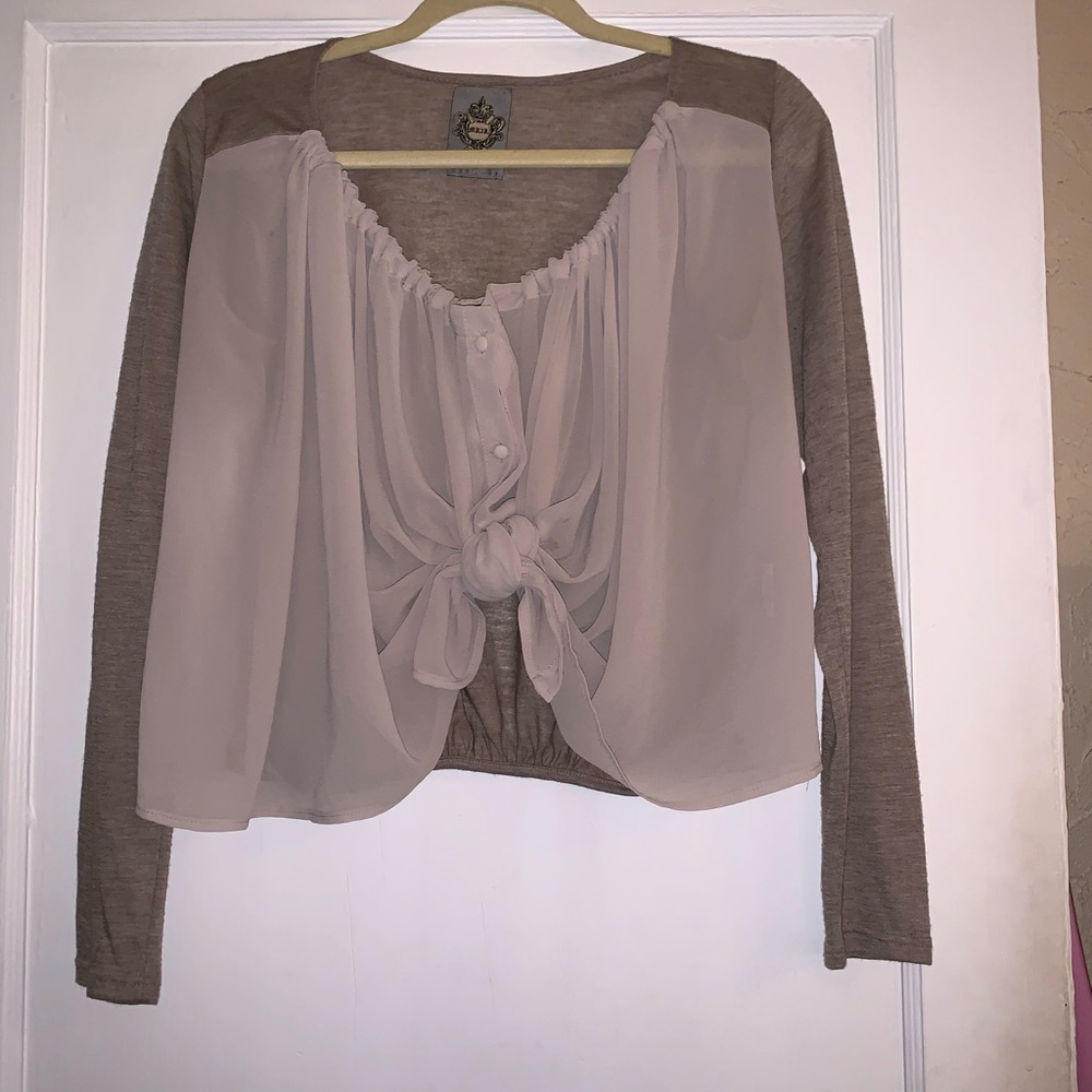 Cardigan can be worn multiple ways